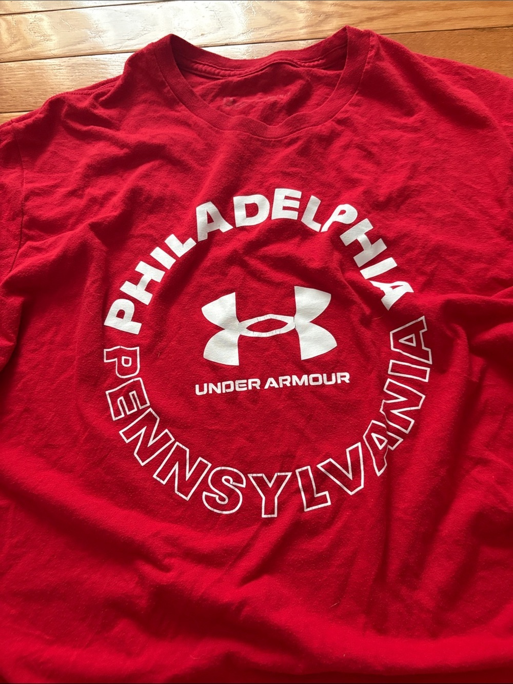 Under Armour Men’s Red Philadelphia Pennsylvania Logo Tee - Picture 5 of 6